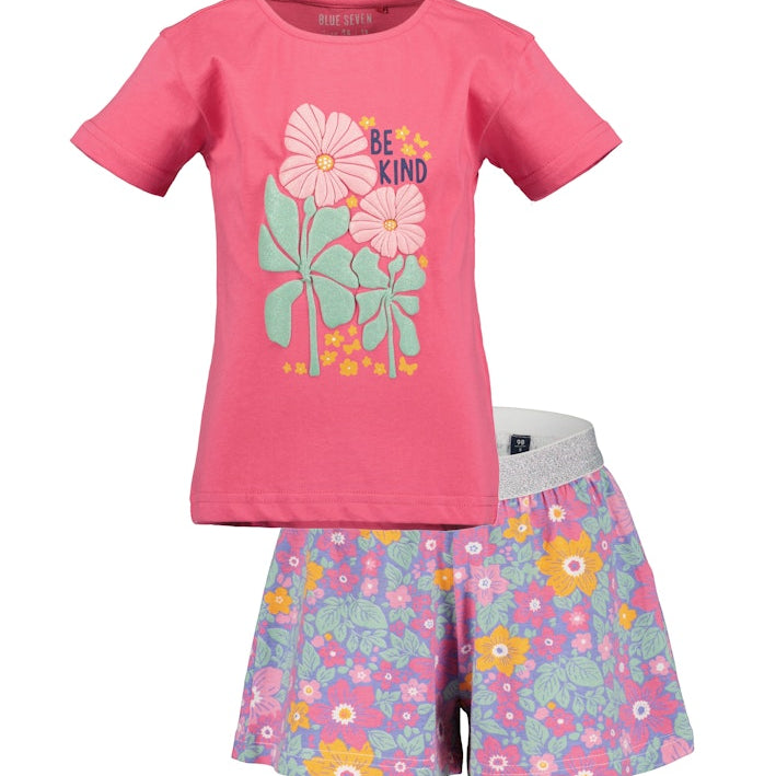 girls T-shirt and shorts
